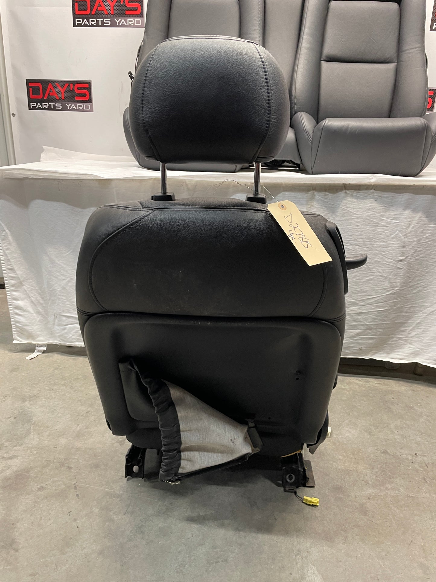 2006 Pontiac GTO Seats Front and Rear Black Leather OEM - Day's Parts Yard