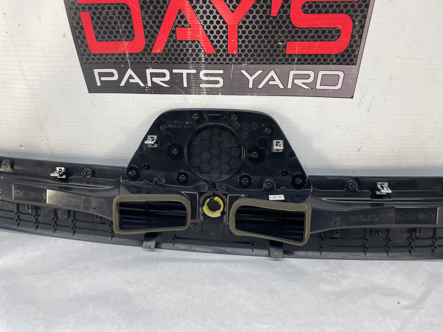 2009 Cadillac CTS-V Dashboard Dash Vent Windshield Defroster Trim Panel Grille OEM - Day's Parts Yard