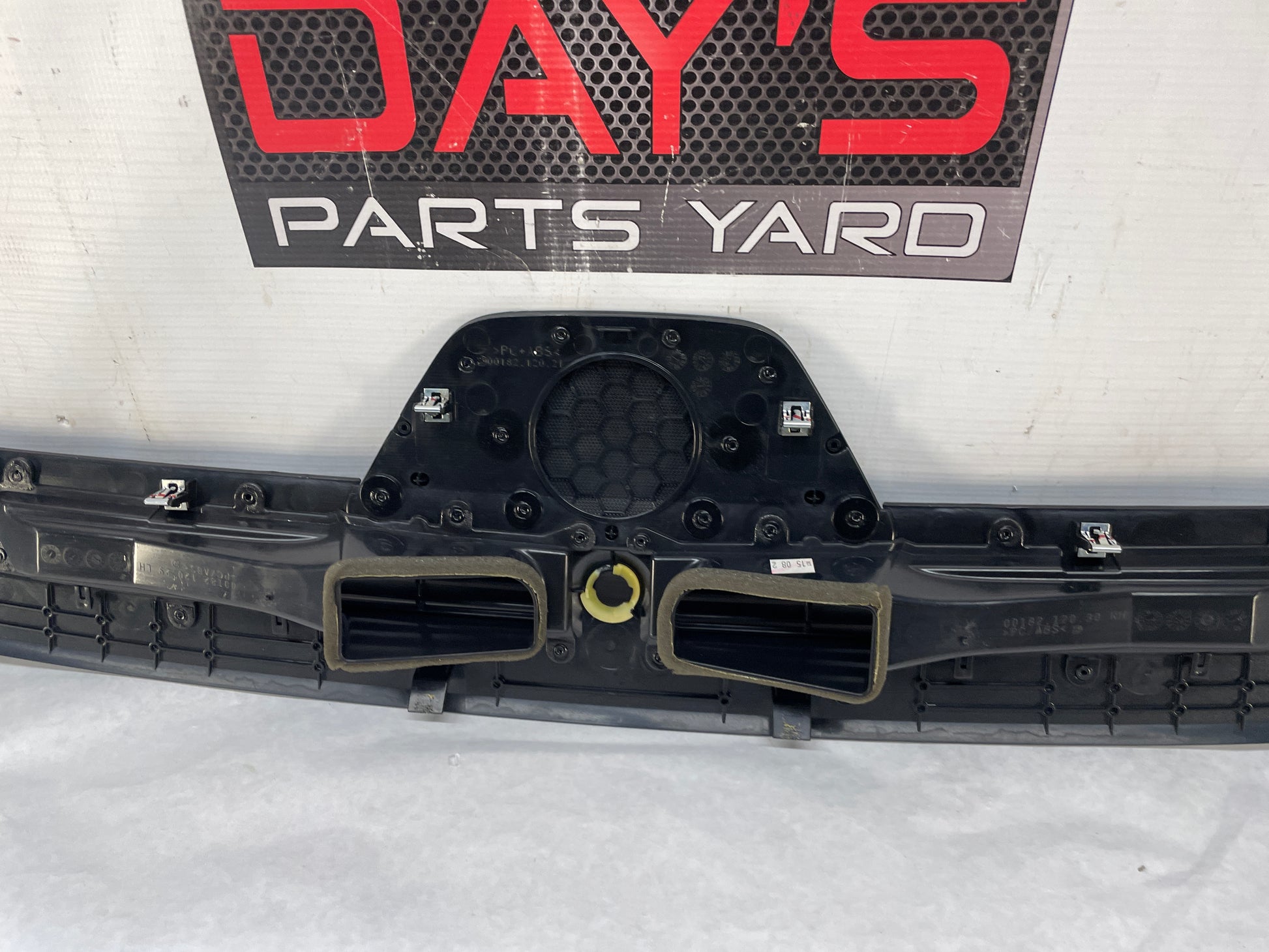 2009 Cadillac CTS-V Dashboard Dash Vent Windshield Defroster Trim Panel Grille OEM - Day's Parts Yard