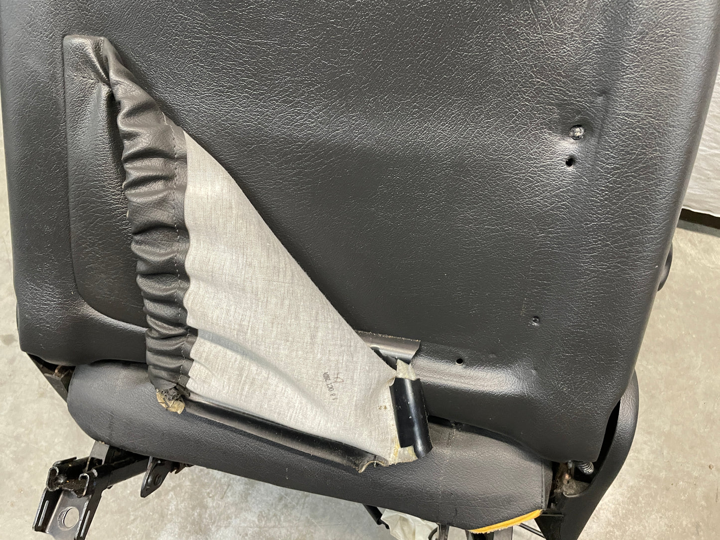 2006 Pontiac GTO Seats Front and Rear Black Leather OEM - Day's Parts Yard