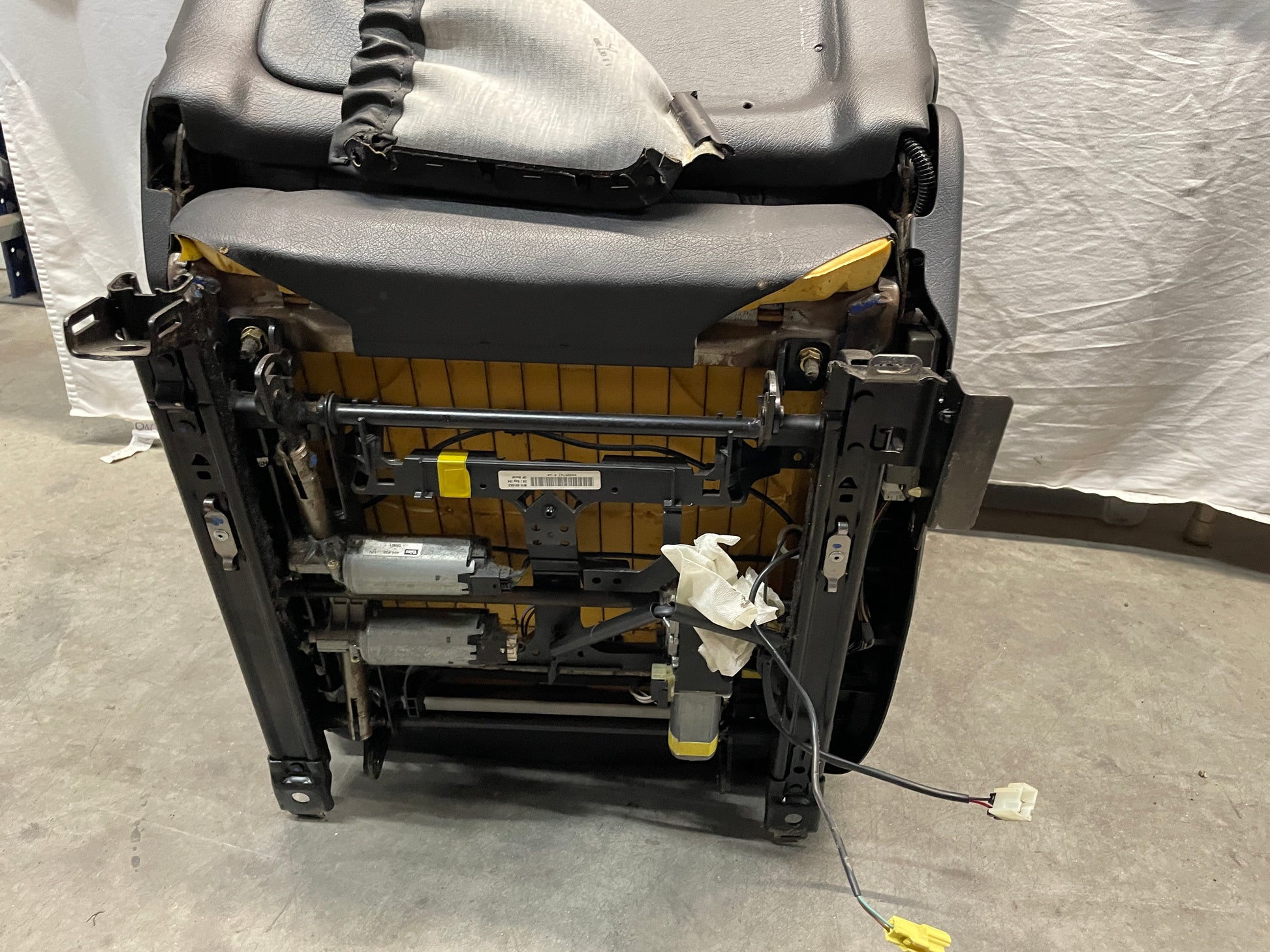 2006 Pontiac GTO Seats Front and Rear Black Leather OEM - Day's Parts Yard