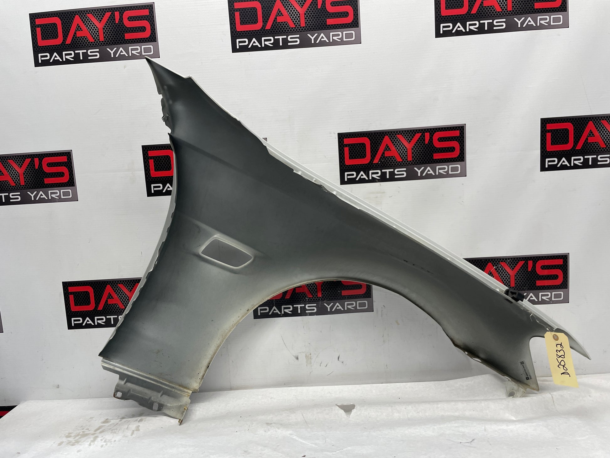 2008 Pontiac G8 Base LH Driver Fender White OEM - Day's Parts Yard