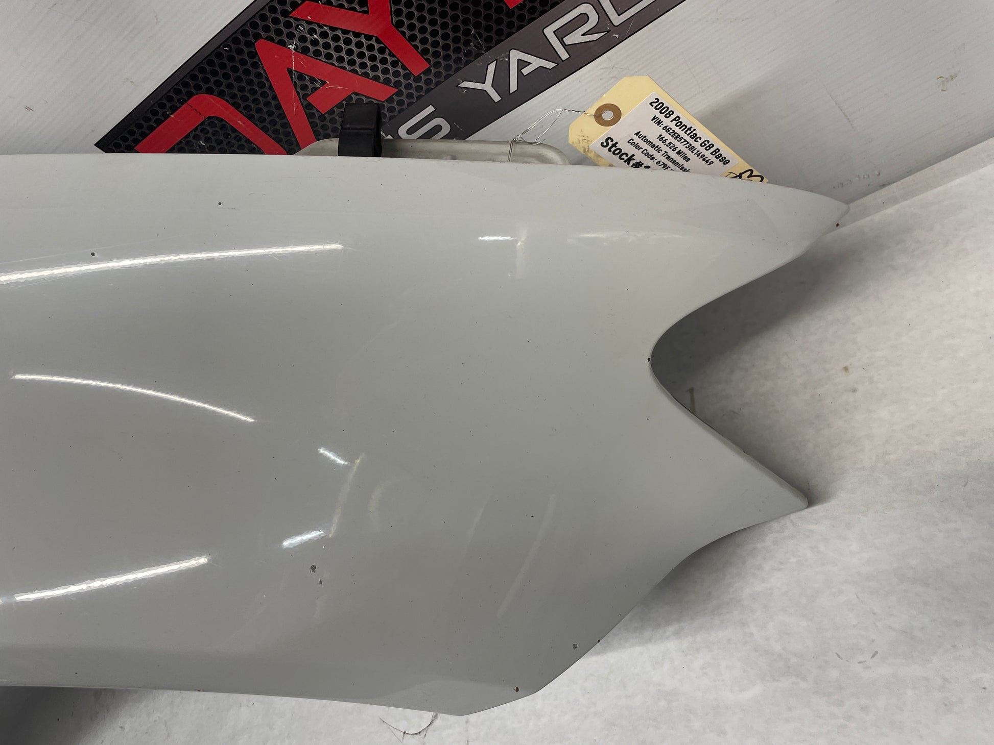 2008 Pontiac G8 Base RH Passenger Fender White OEM - Day's Parts Yard