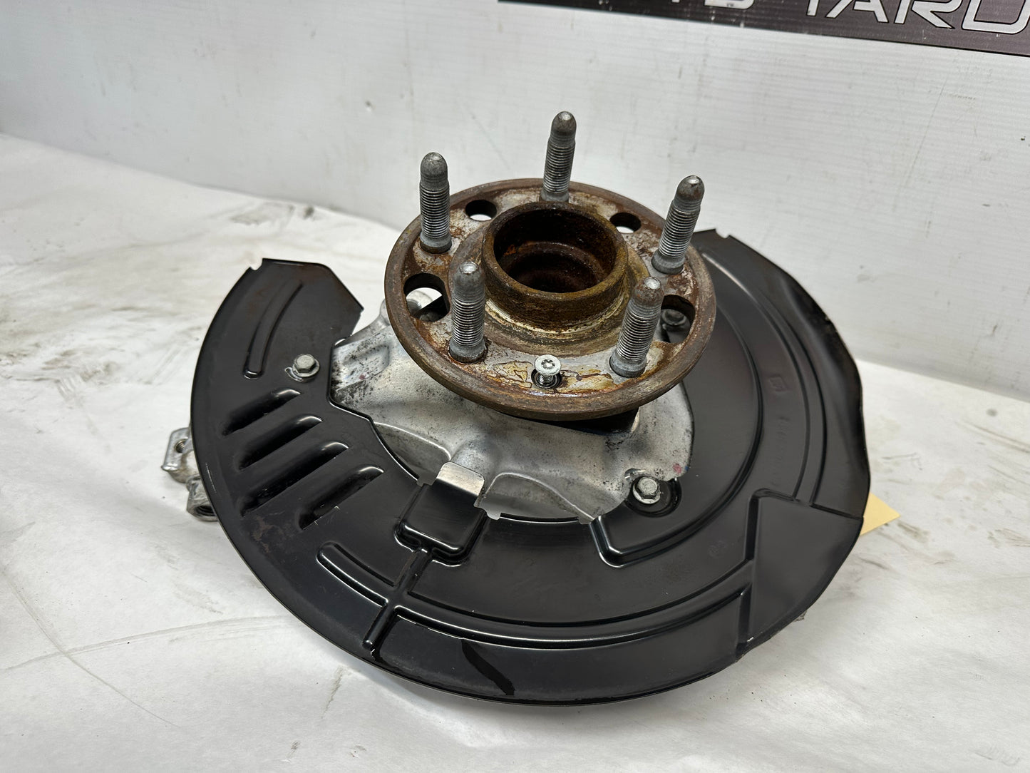 2017 Chevy Camaro SS Front LH Driver Spindle Knuckle Hub OEM - Day's Parts Yard