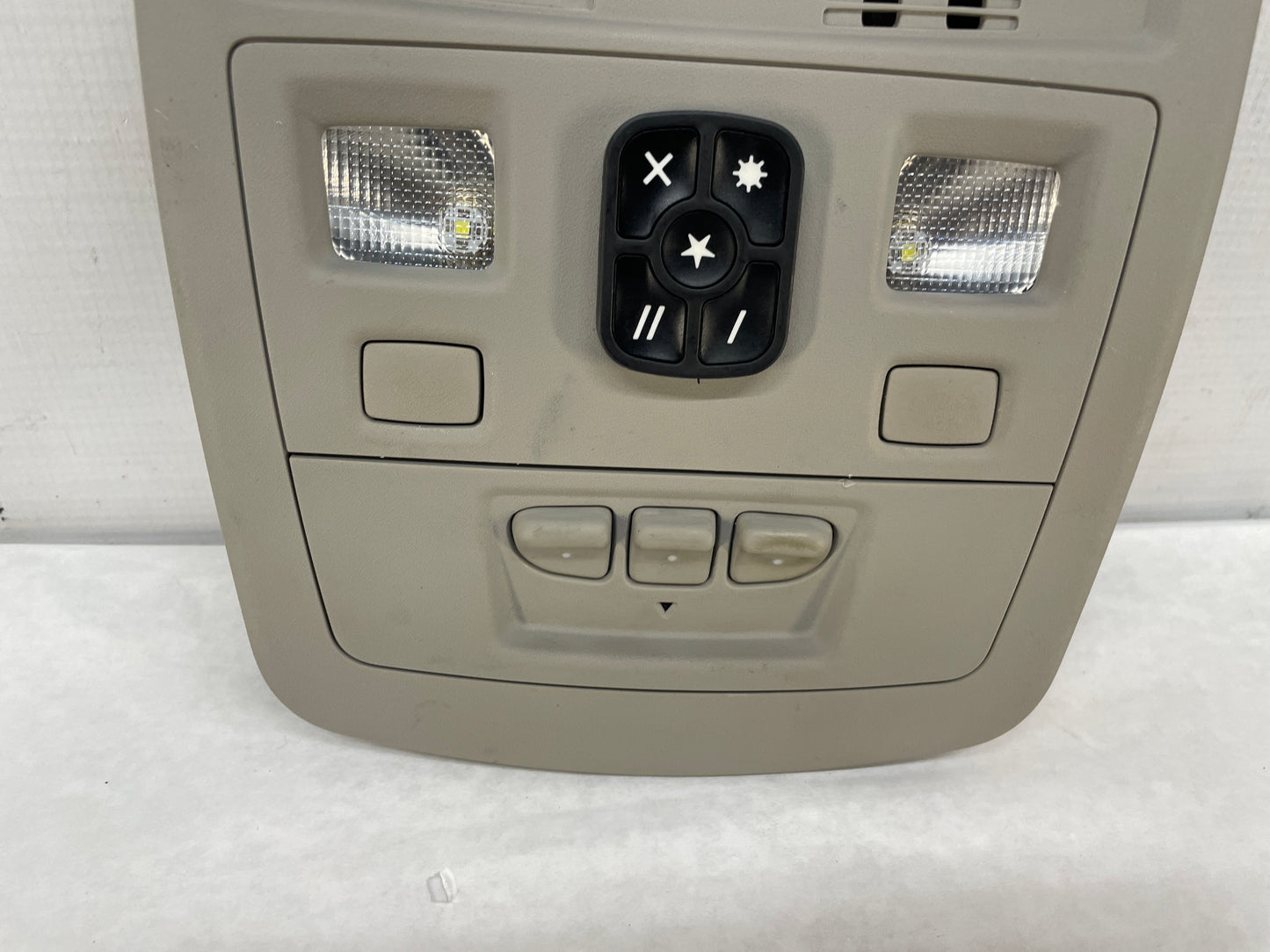 2009 Cadillac CTS-V Sedan Overhead Console Dome Light OEM - Day's Parts Yard