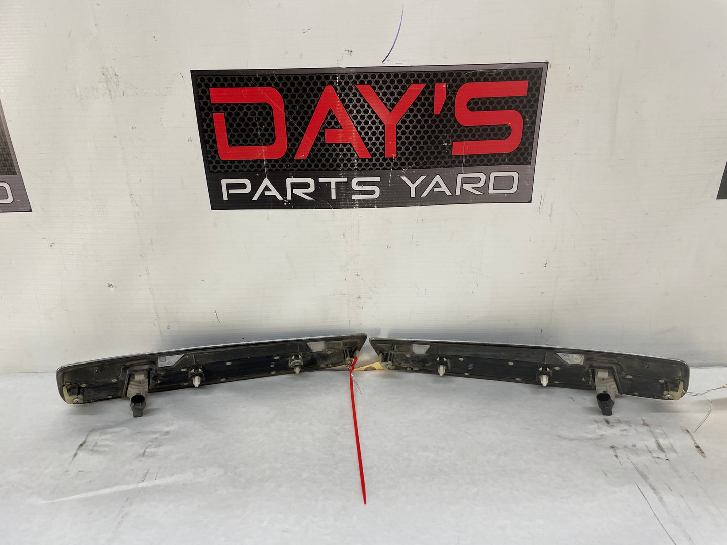 2015 Chevy SS Sedan RH & LH Fender Side Marker Lights Lamps OEM