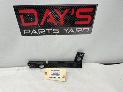 2006 Pontiac GTO LH Driver Front Bumper Fender Brackets Guide OEM - Day's Parts Yard
