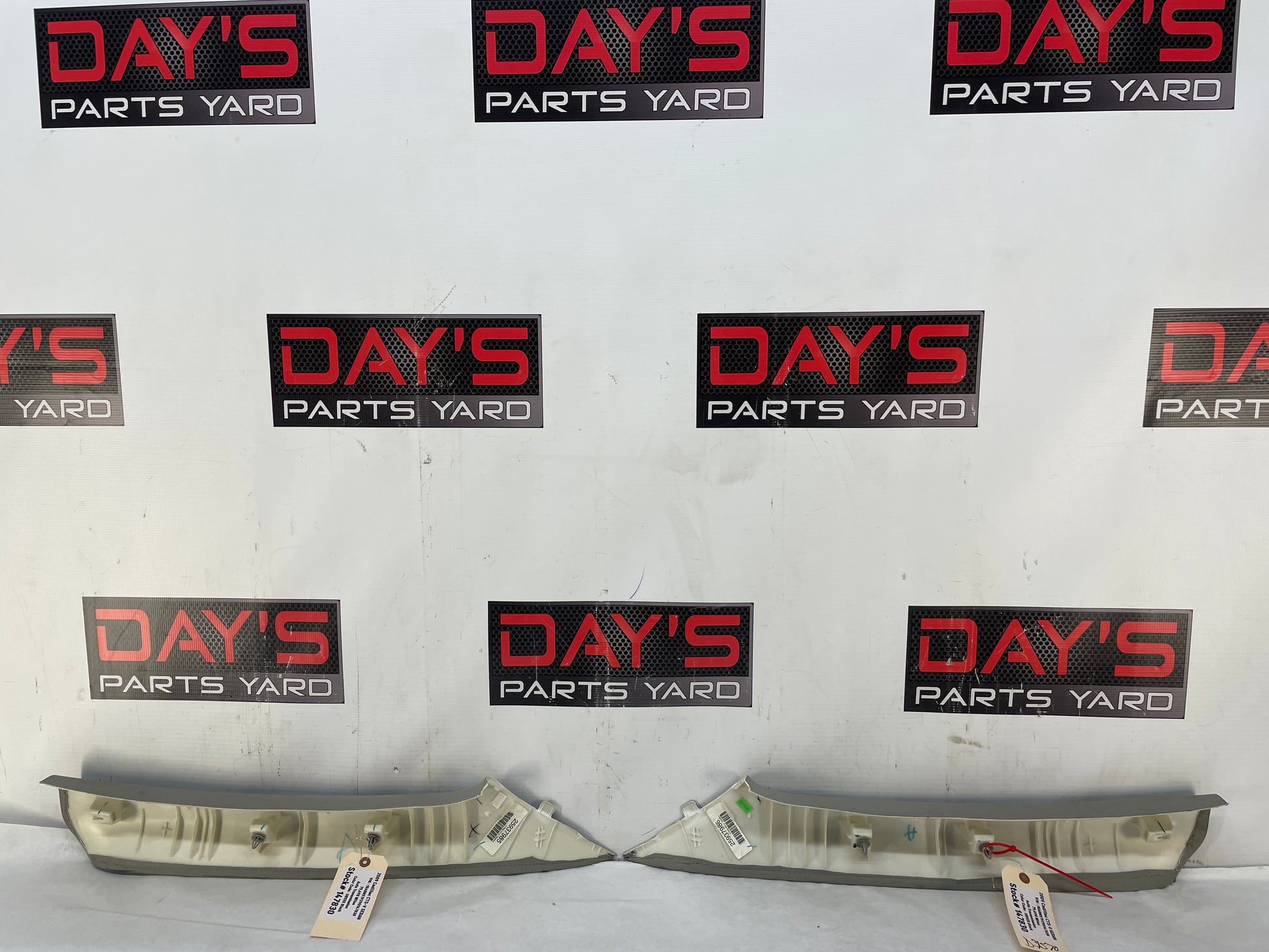 2009 Cadillac CTS-V Sedan RH & LH Interior A Pillar Windshield Trim Molding Panel OEM - Day's Parts Yard