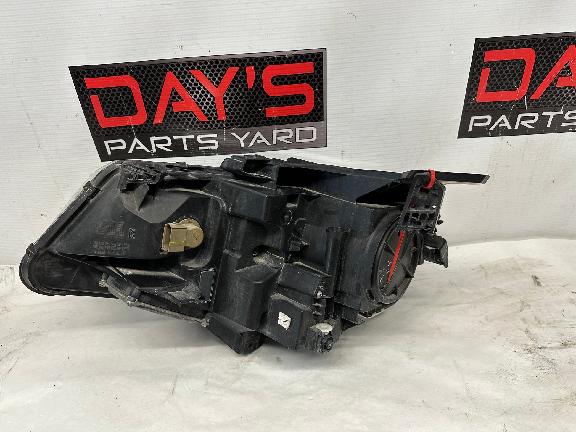 2017 Chevy Camaro SS RH Passenger Head Light Headlight Lamp OEM - Day's Parts Yard