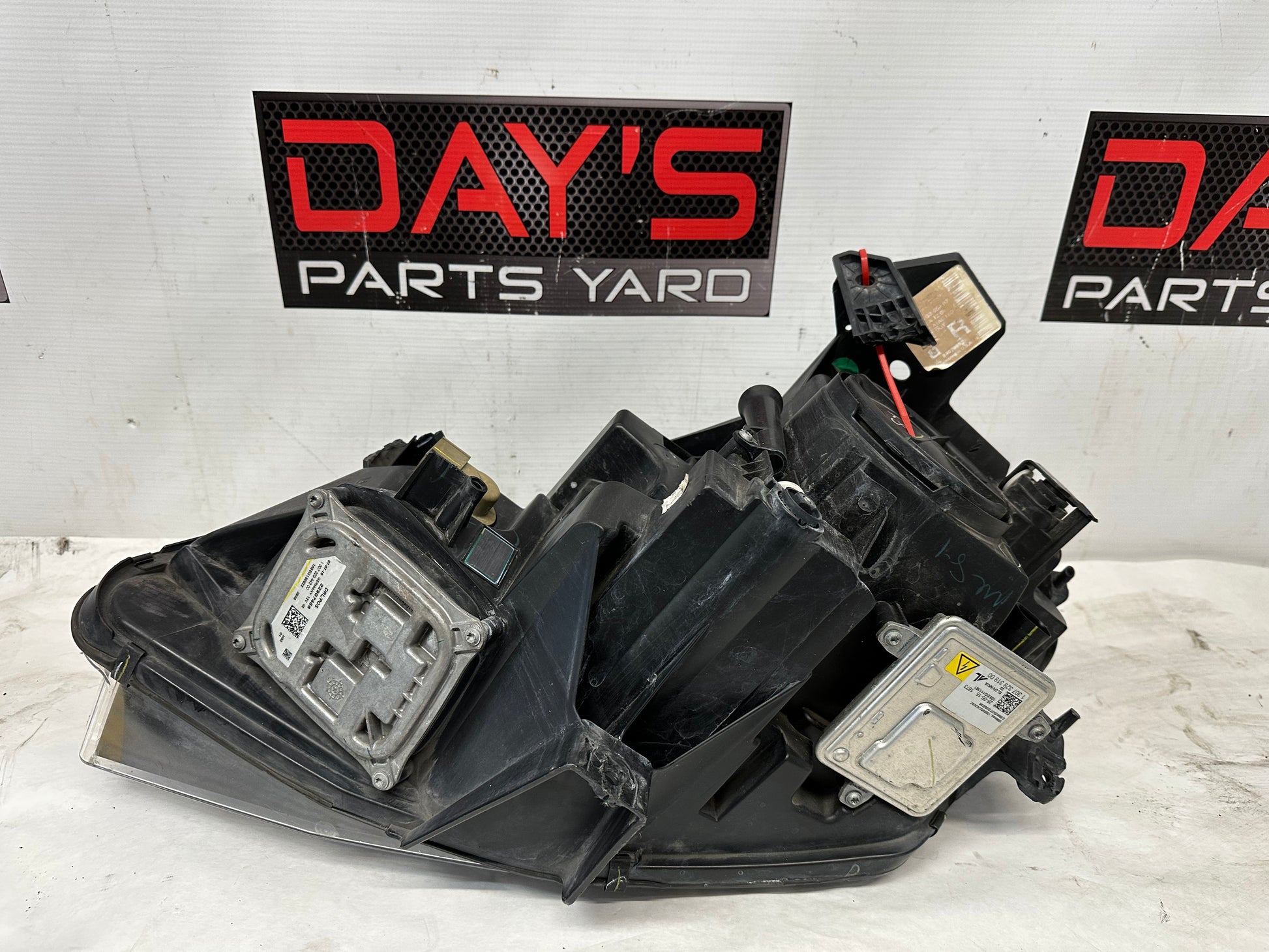 2017 Chevy Camaro SS RH Passenger Head Light Headlight Lamp OEM - Day's Parts Yard