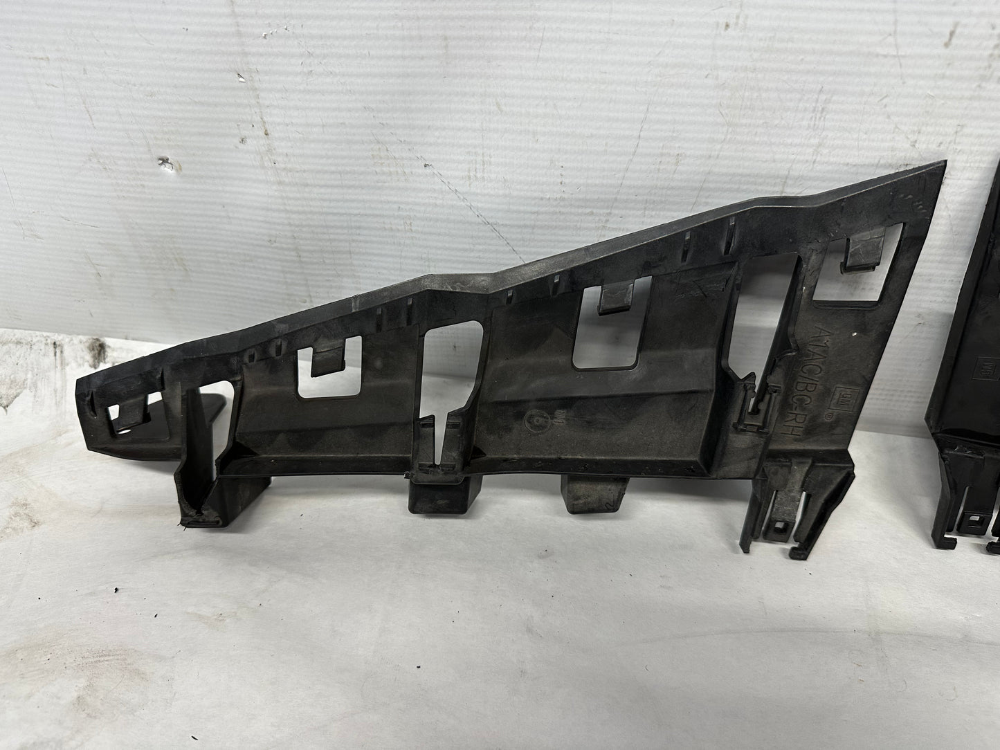 2017 Chevy Camaro SS RH & LH Tail Light Lamp Bracket OEM - Day's Parts Yard