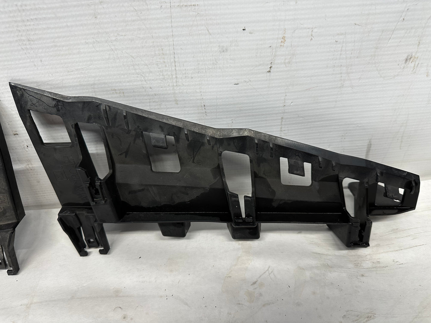 2017 Chevy Camaro SS RH & LH Tail Light Lamp Bracket OEM - Day's Parts Yard