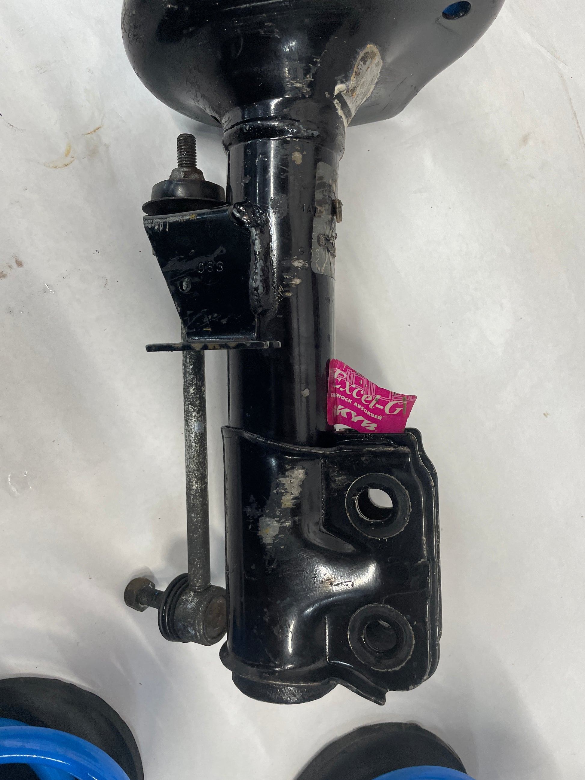 2005 Pontiac GTO KYB Front Struts Shocks w/ Lovells Coil Springs - Day's Parts Yard