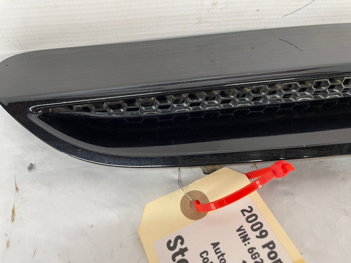 2009 Pontiac G8 GT RH Passenger Hood Vent Scoop OEM