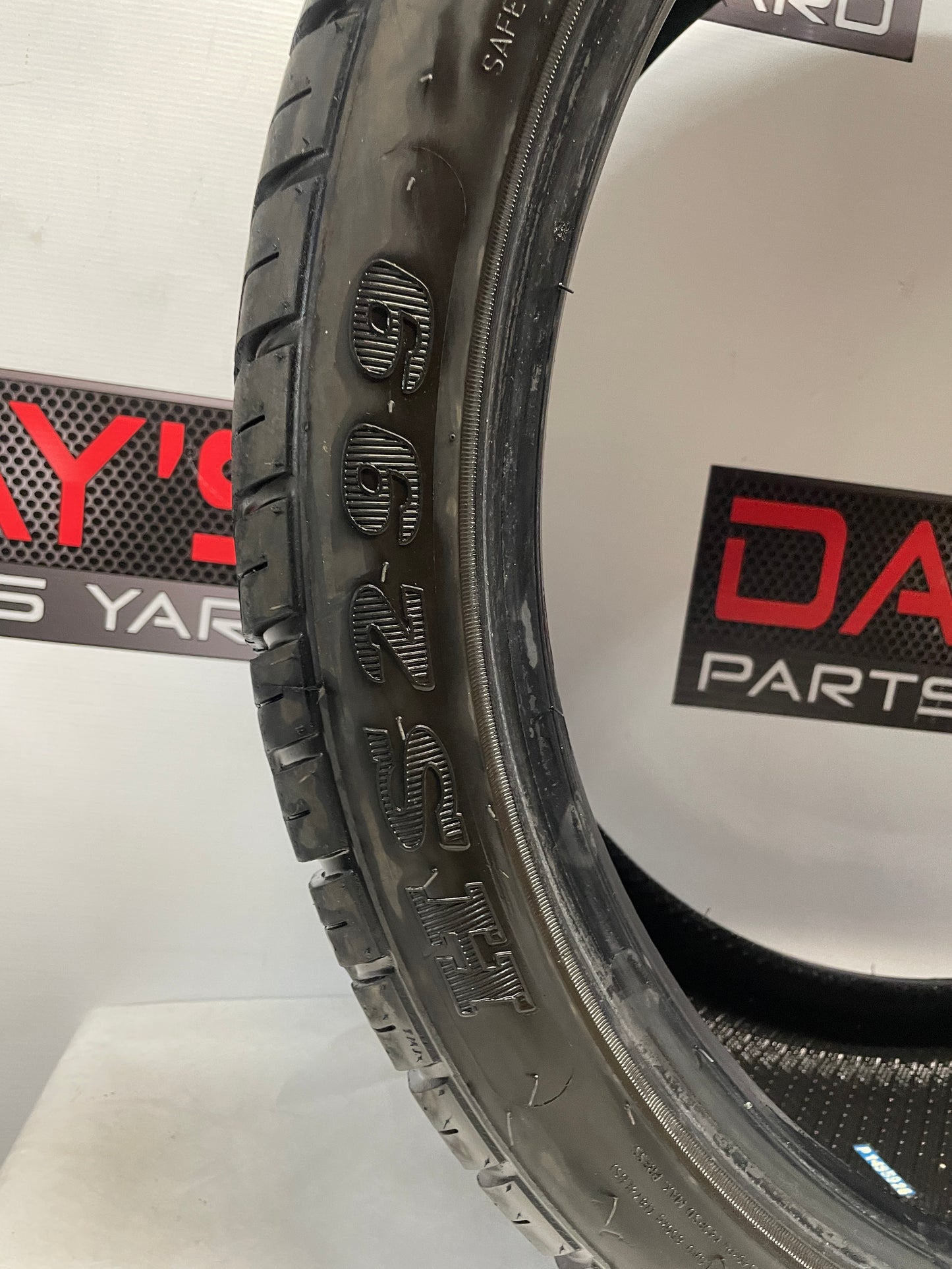 Fullrun HS299 265/35R22 Tire