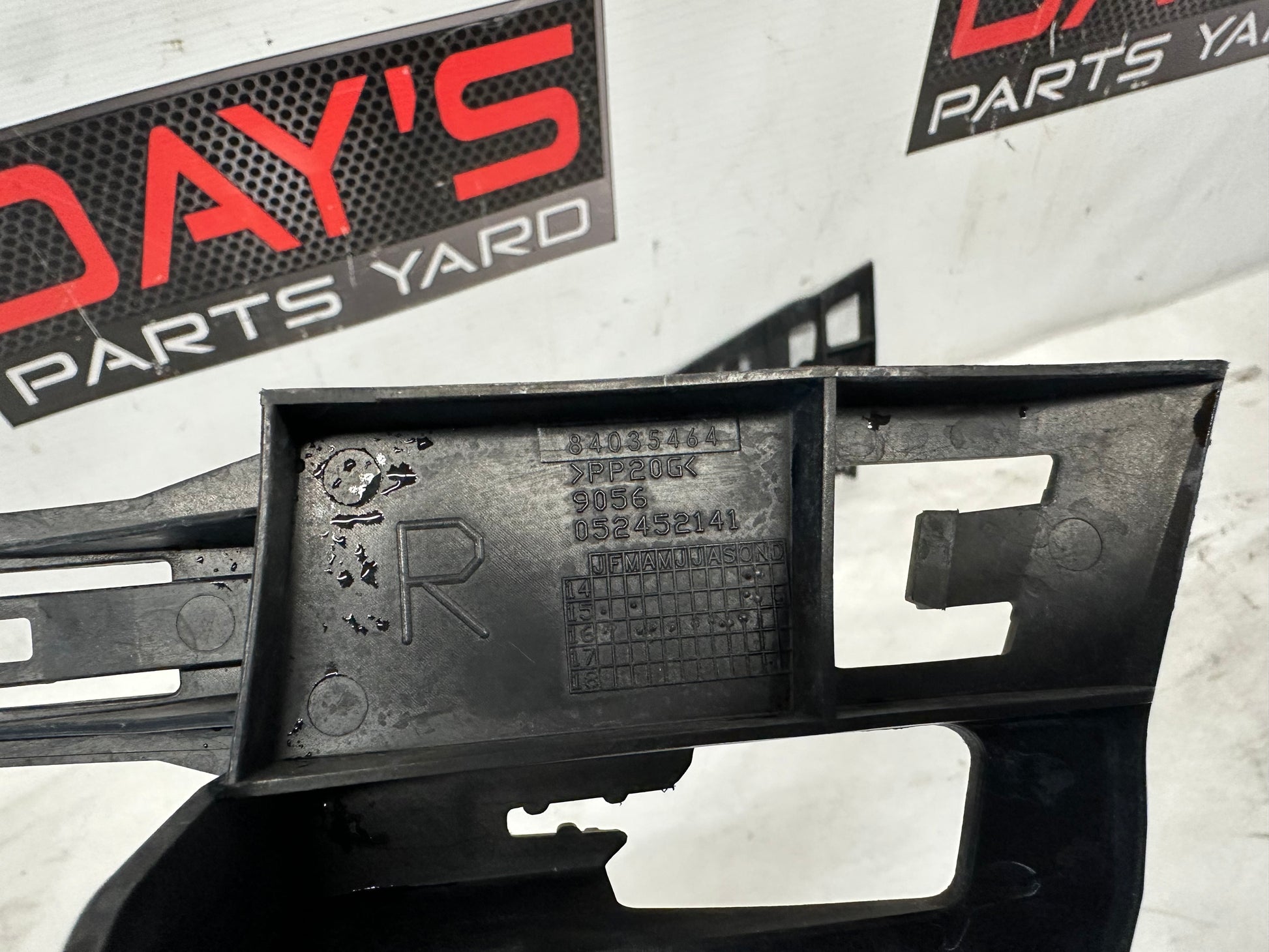 2017 Chevy Camaro SS RH & LH Tail Light Lamp Bracket OEM - Day's Parts Yard