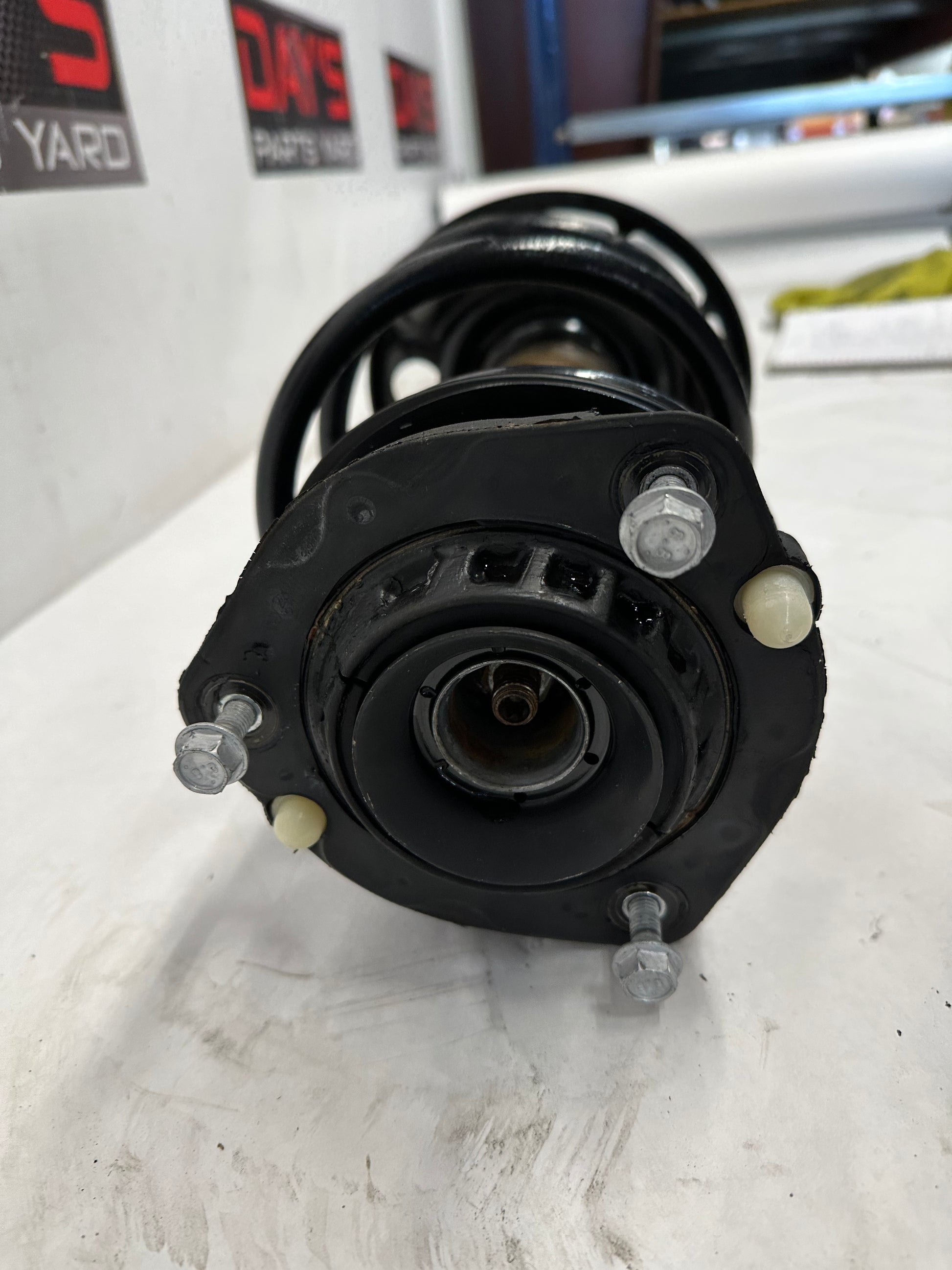 2017 Chevy SS Camaro Front LH Driver Strut Assembly OEM - Day's Parts Yard