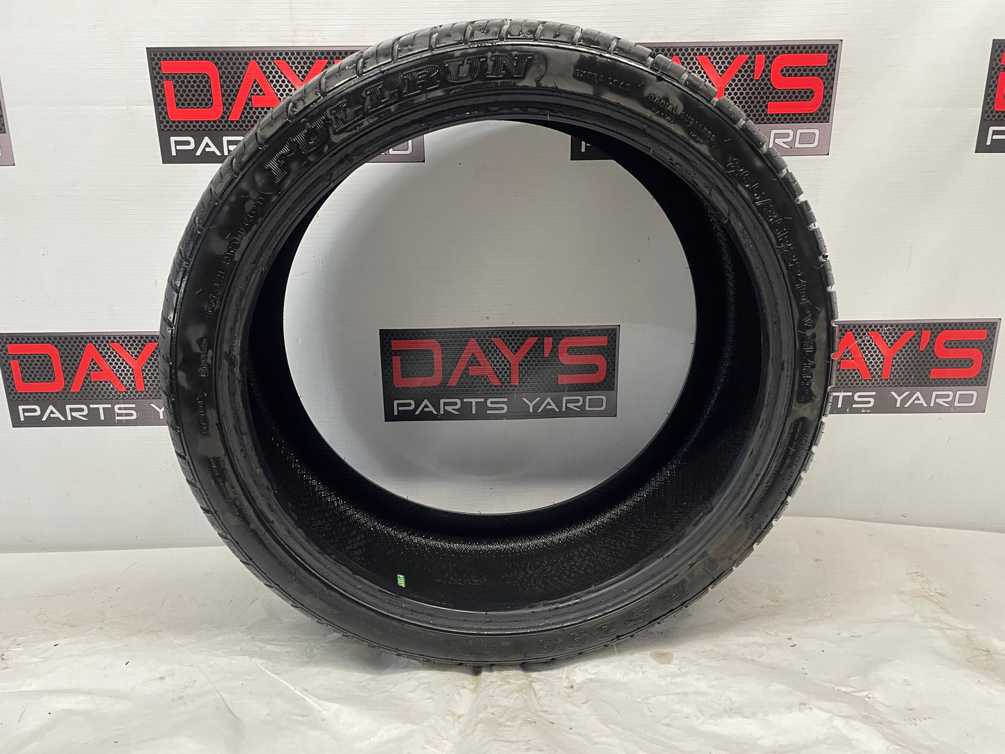 Fullrun HS299 265/35R22 Tire