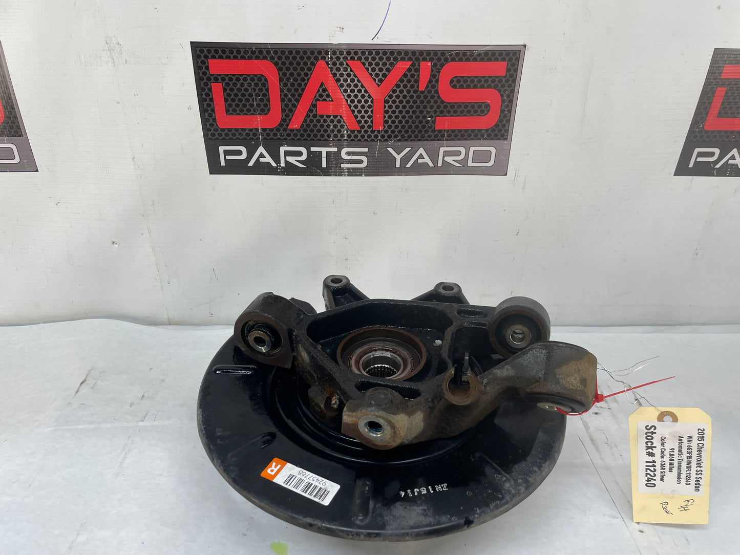 2015 Chevy SS Sedan RH Passenger Rear Suspension Spindle Hub Knuckle Assembly OEM