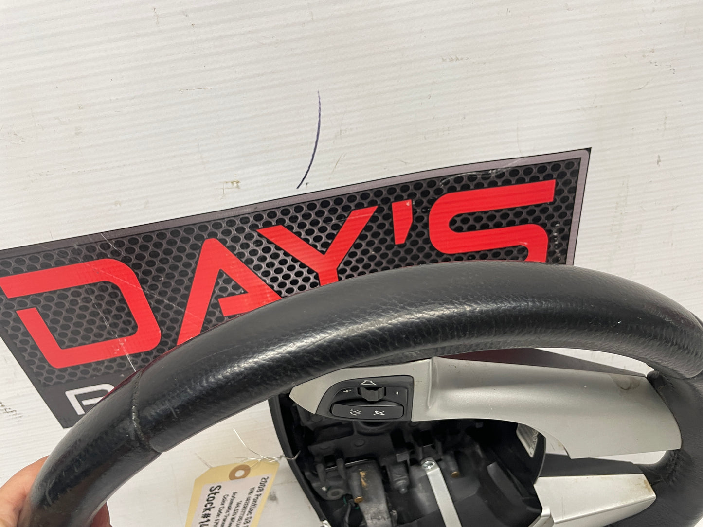2008 Pontiac G8 Base Steering Wheel OEM - Day's Parts Yard