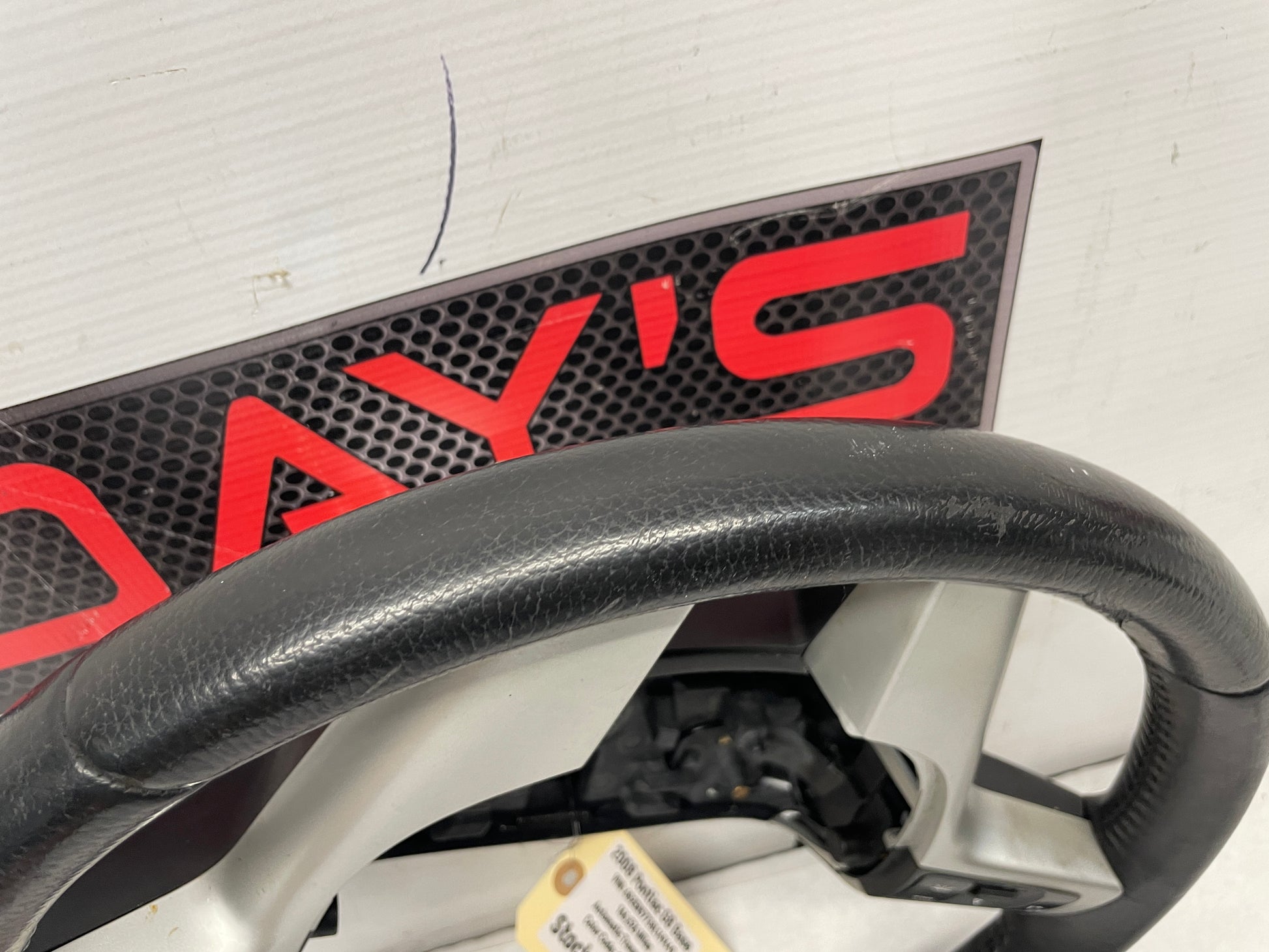 2008 Pontiac G8 Base Steering Wheel OEM - Day's Parts Yard