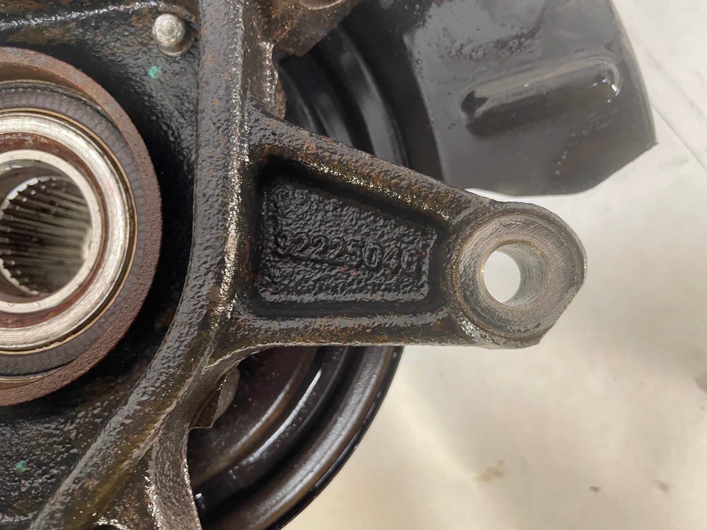 2015 Chevy SS Sedan RH Passenger Rear Suspension Spindle Hub Knuckle Assembly OEM