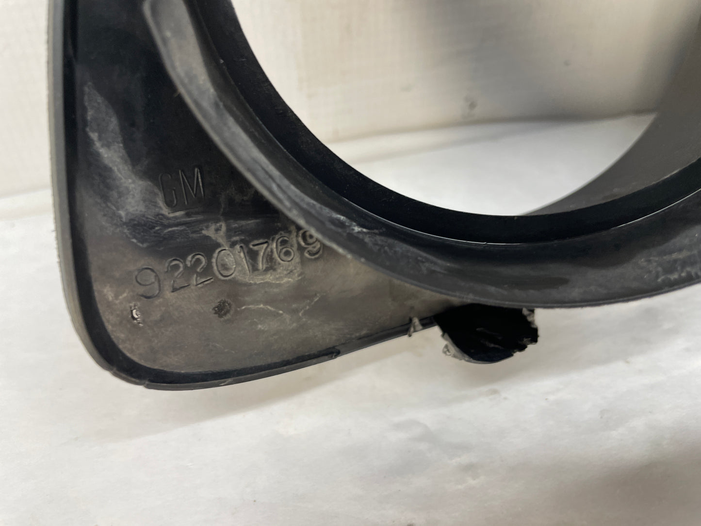 2009 Pontiac G8 GT LH Driver Front Bumper Lower Fog Light Grille OEM