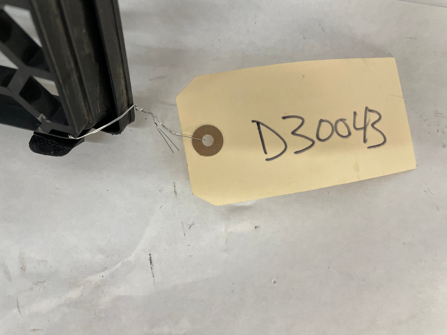 2009 Pontiac G8 GT LH Driver Front Bumper Lower Fog Light Grille OEM