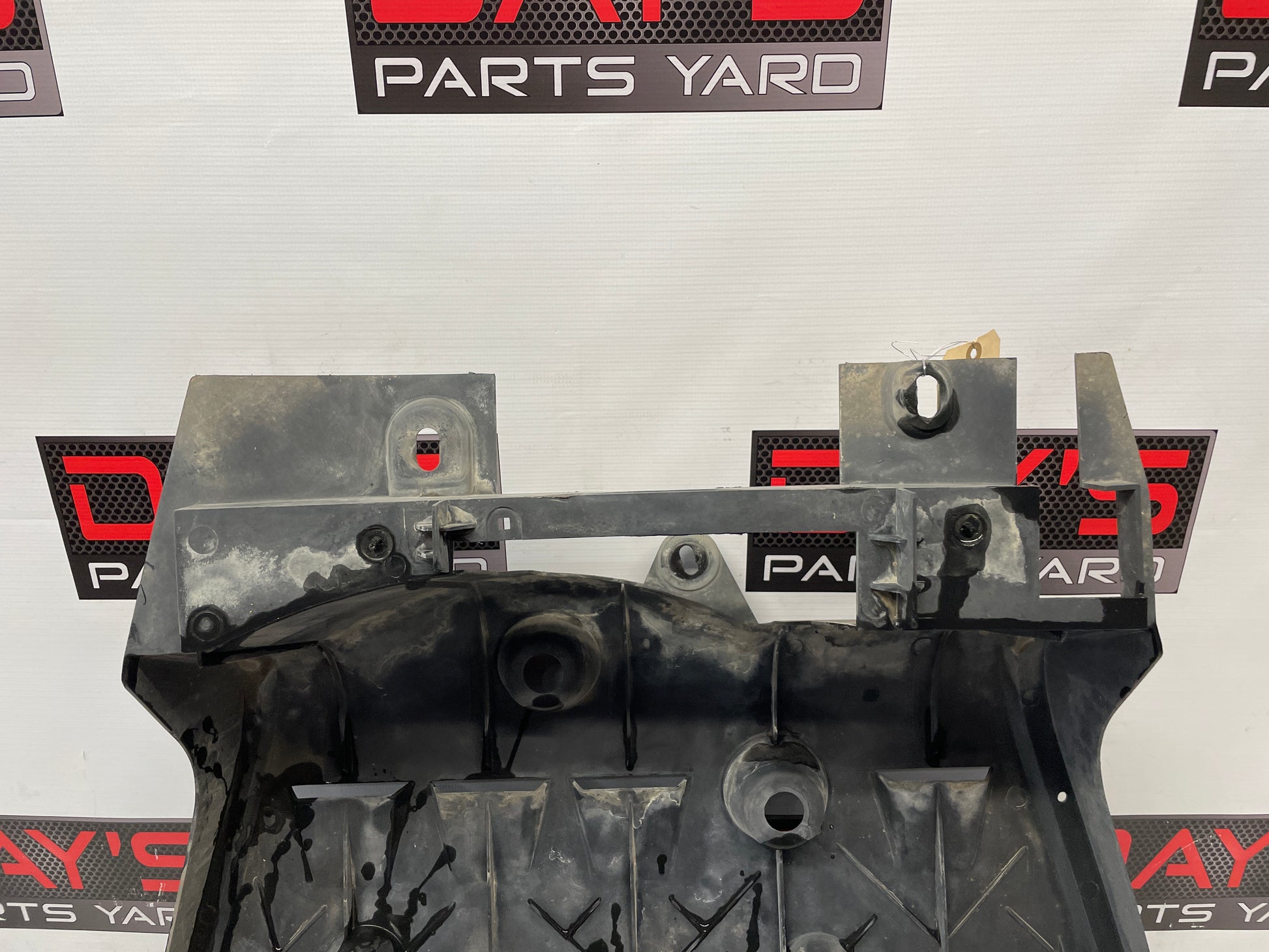 2005 Pontiac GTO Rear Air Deflector Differential Center Lower Body Cover OEM - Day's Parts Yard