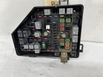 2009 Pontiac G8 GT Engine Bay Fuse Relay Wiring Harness Junction Block Box OEM