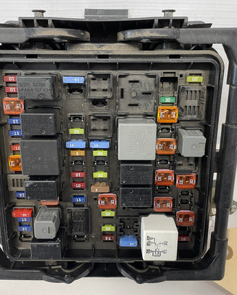 2015 Chevy SS Sedan Engine Bay Fuse Box OEM