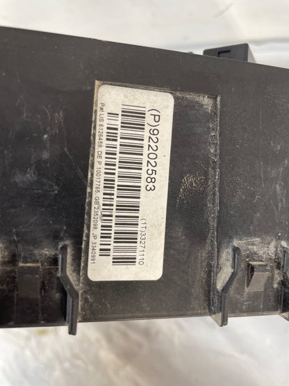 2009 Pontiac G8 GT Engine Bay Fuse Relay Wiring Harness Junction Block Box OEM