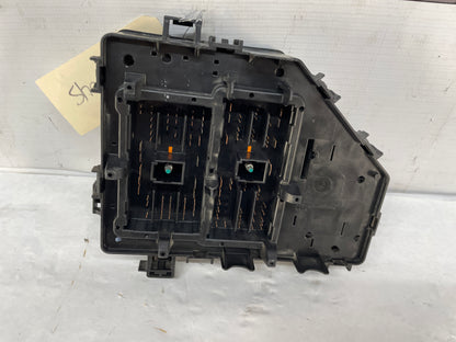 2009 Pontiac G8 GT Engine Bay Fuse Relay Wiring Harness Junction Block Box OEM