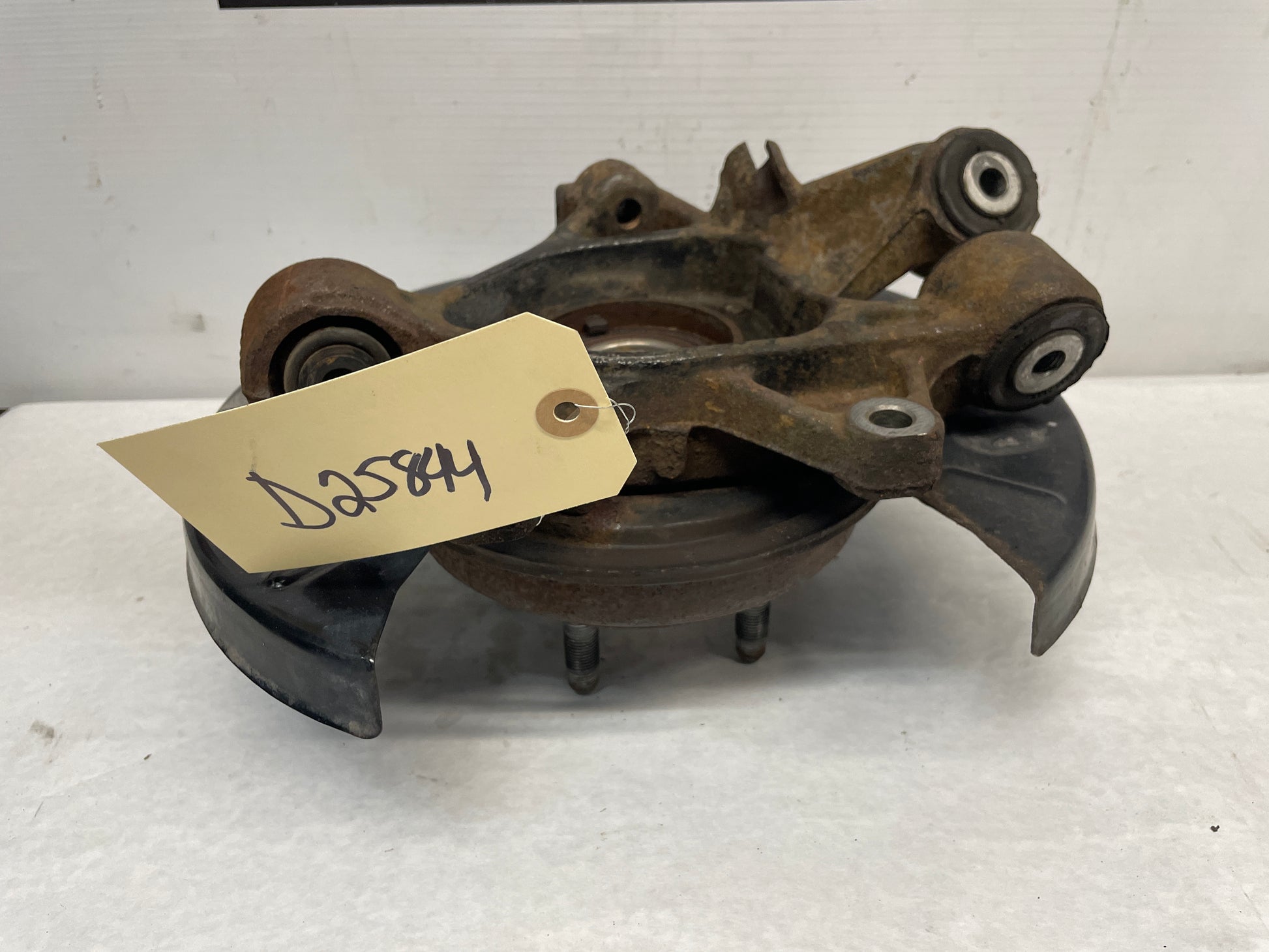 2008 Pontiac G8 Base LH Driver Rear Spindle Hub Knuckle OEM - Day's Parts Yard