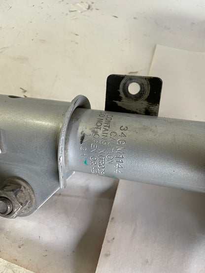 2010 Chevy Camaro SS Front RH & LH Monroe Strut Assembly - Day's Parts Yard