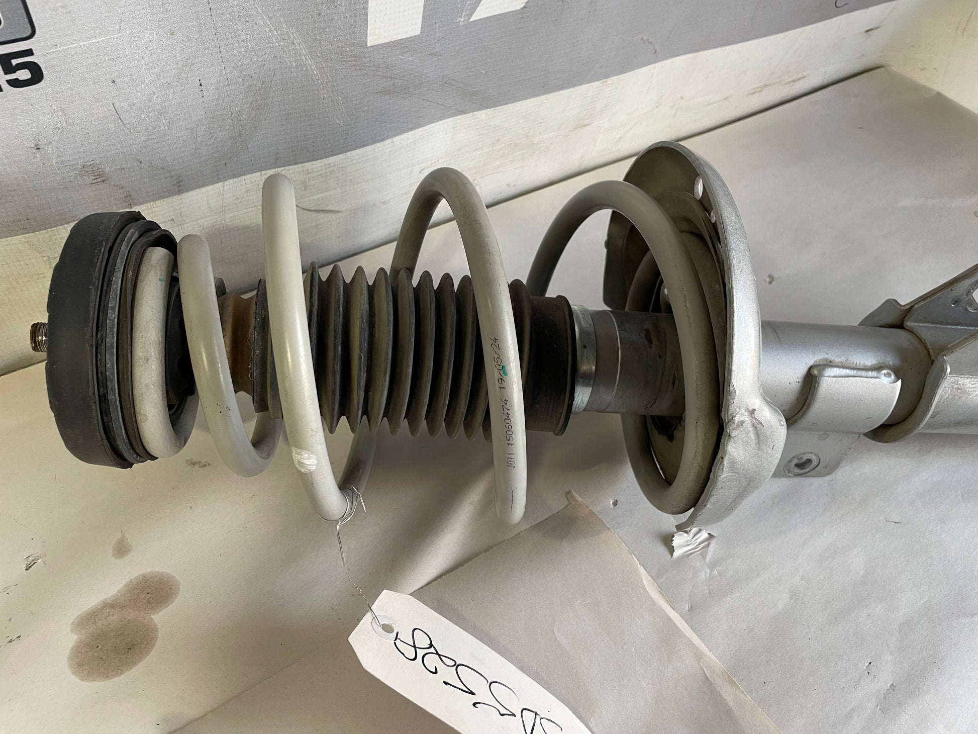 2010 Chevy Camaro SS Front RH & LH Monroe Strut Assembly - Day's Parts Yard