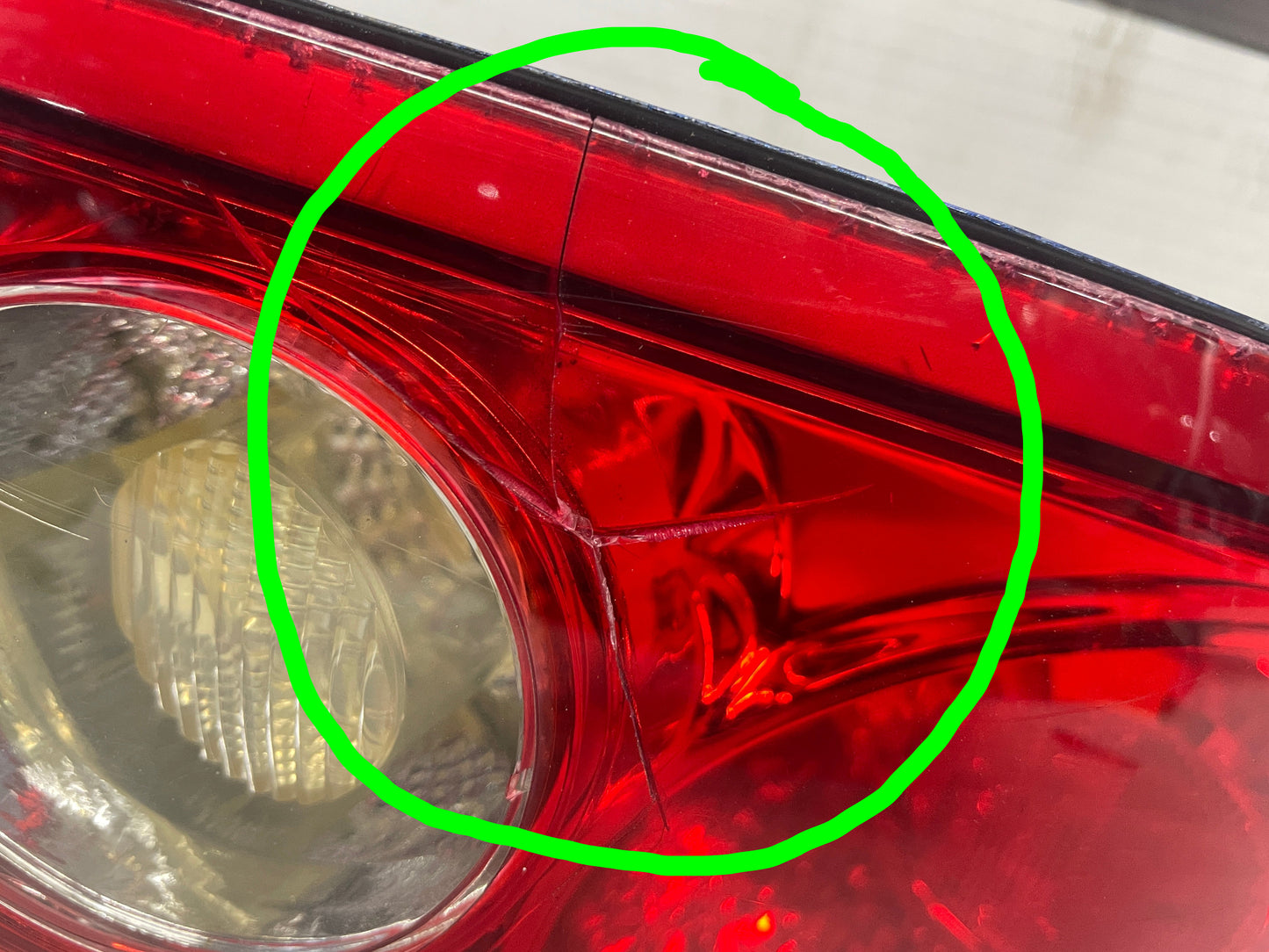 2005 Pontiac GTO RH Passenger Tail Light Taillight Lamp OEM