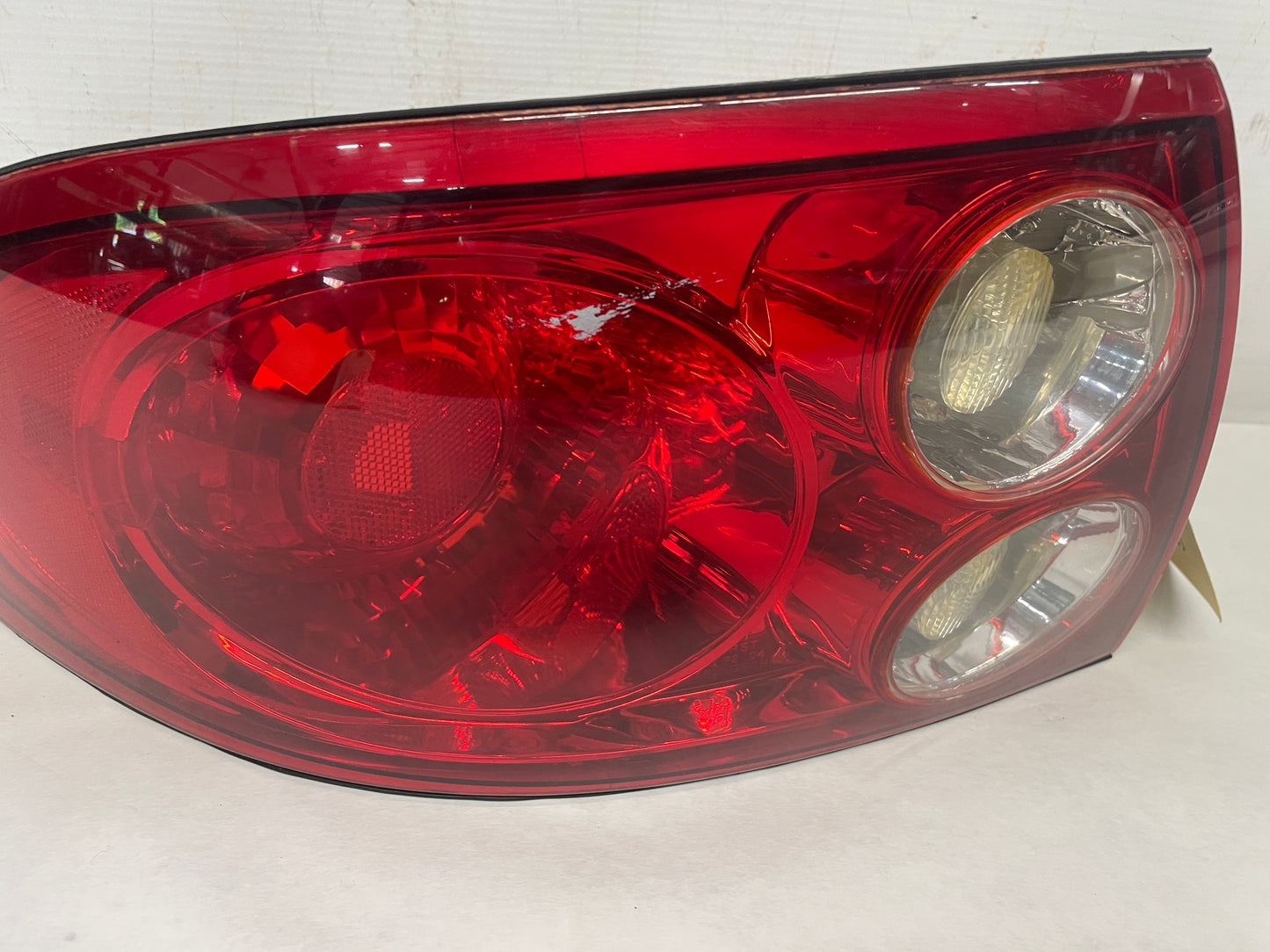 2005 Pontiac GTO LH Driver Tail Light Taillight Lamp OEM