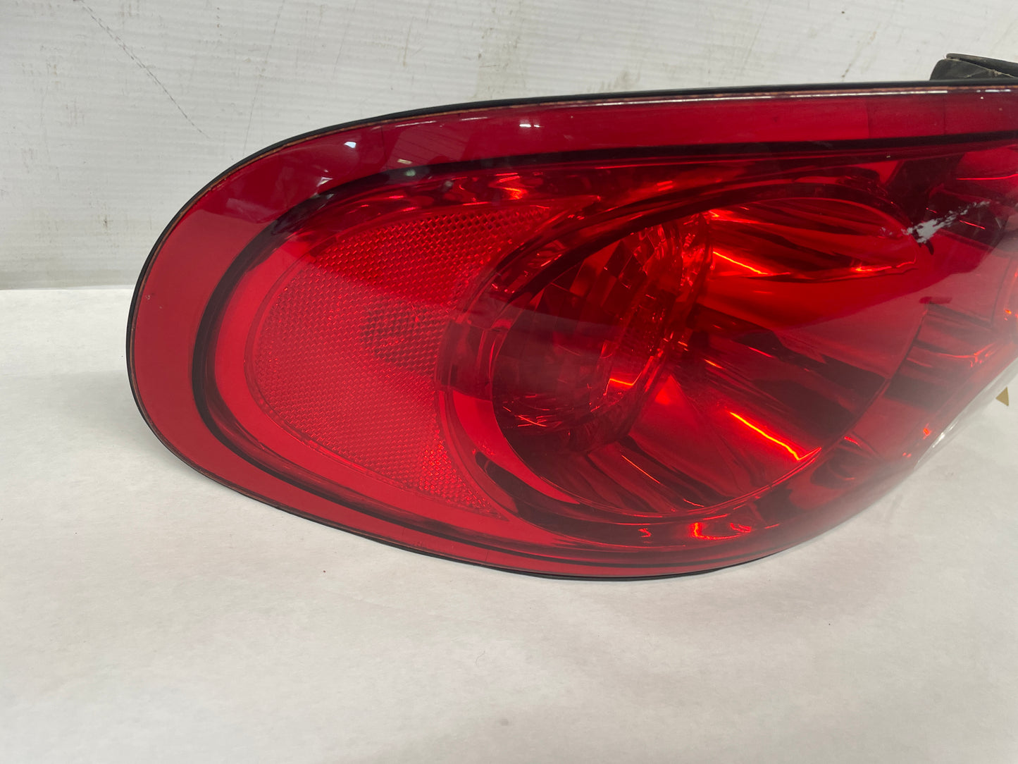 2005 Pontiac GTO LH Driver Tail Light Taillight Lamp OEM