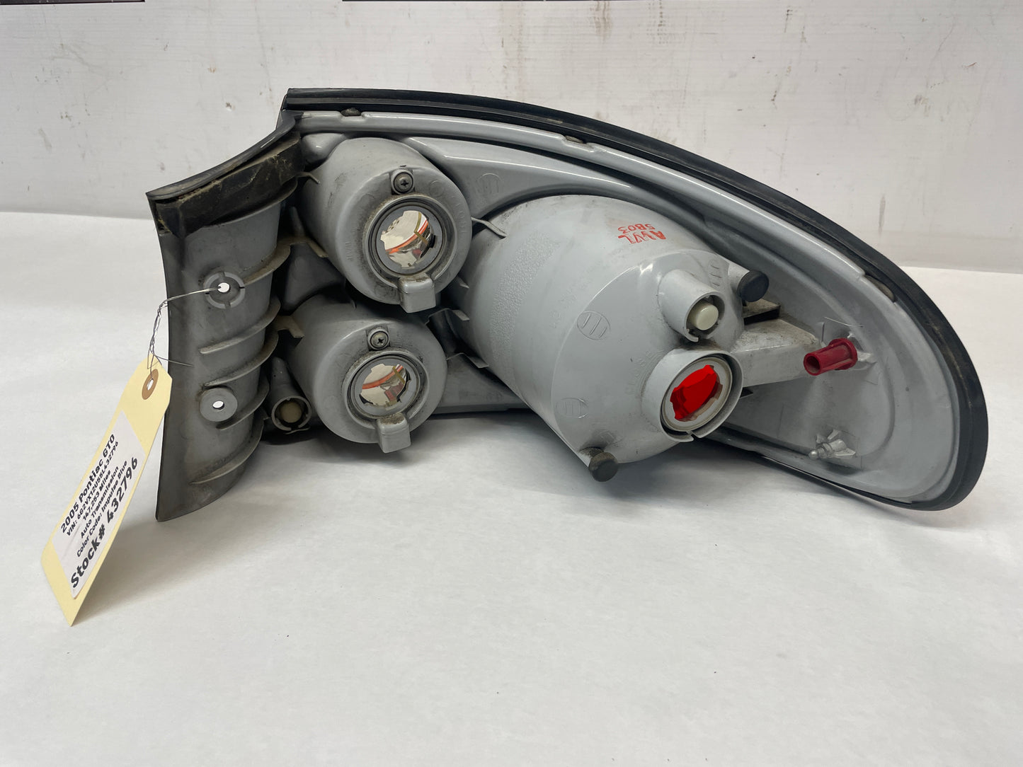 2005 Pontiac GTO LH Driver Tail Light Taillight Lamp OEM