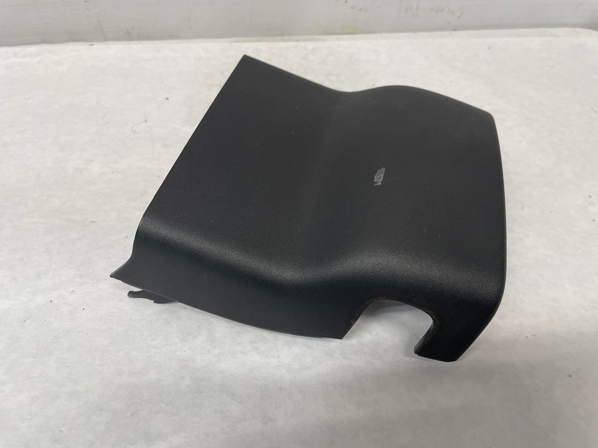 2008 Pontiac G8 Base Upper Steering Column Cover OEM - Day's Parts Yard