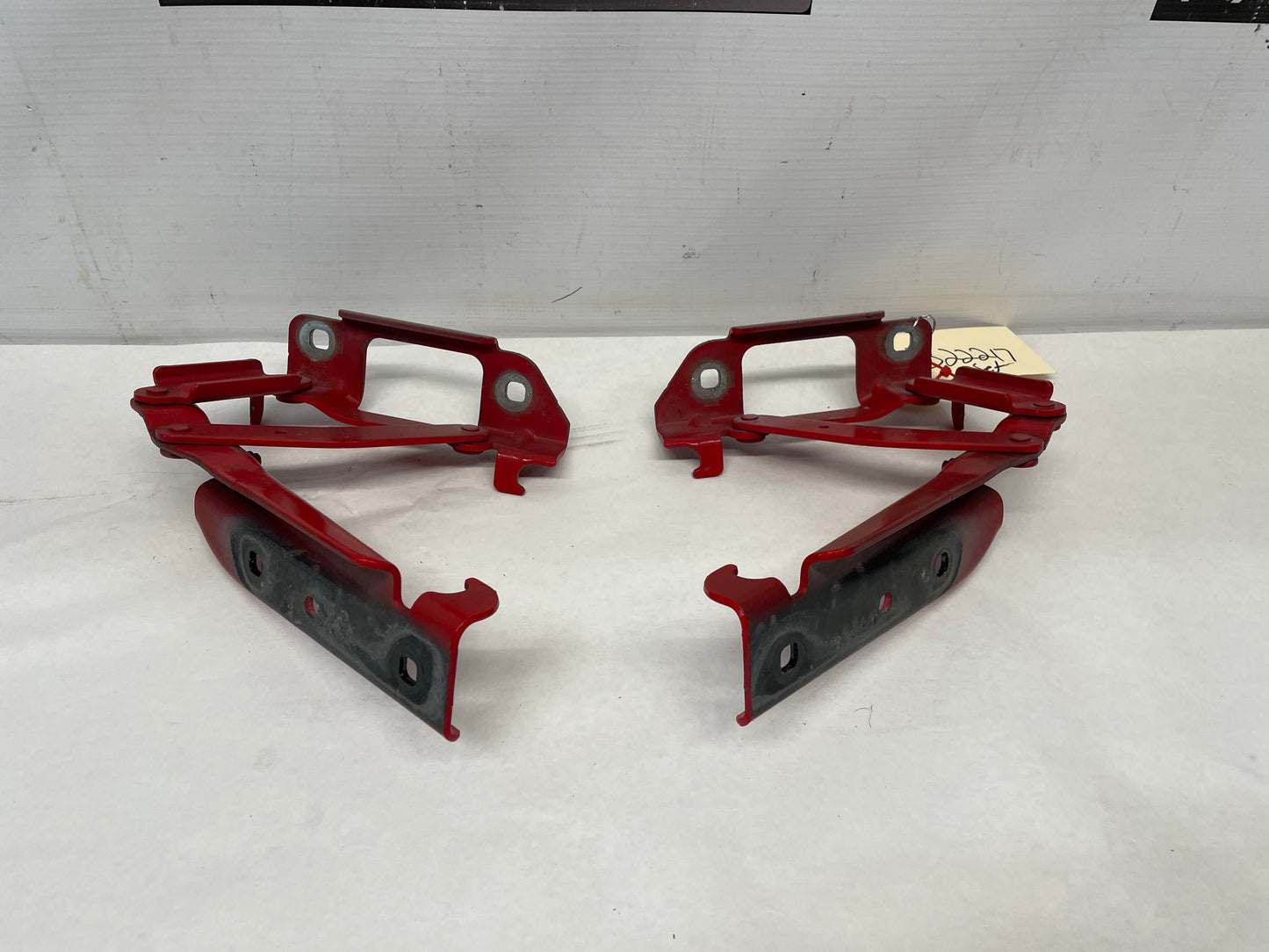 2015 Chevy Camaro SS 1LE RH & LH Hood Hinges OEM - Day's Parts Yard