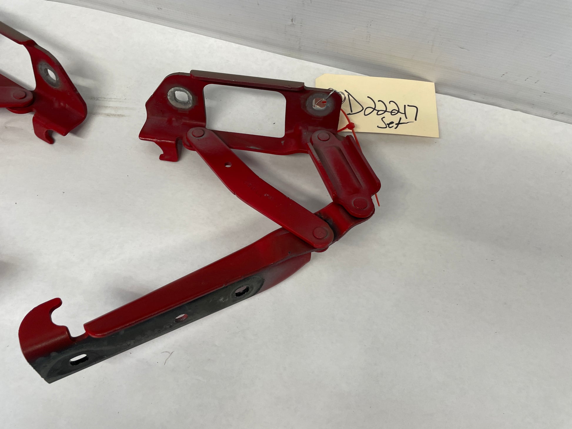 2015 Chevy Camaro SS 1LE RH & LH Hood Hinges OEM - Day's Parts Yard