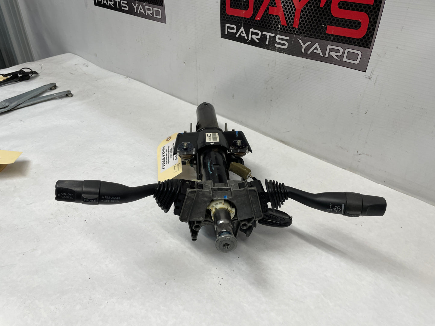 2006 Pontiac GTO Steering Column w/ Key OEM - Day's Parts Yard