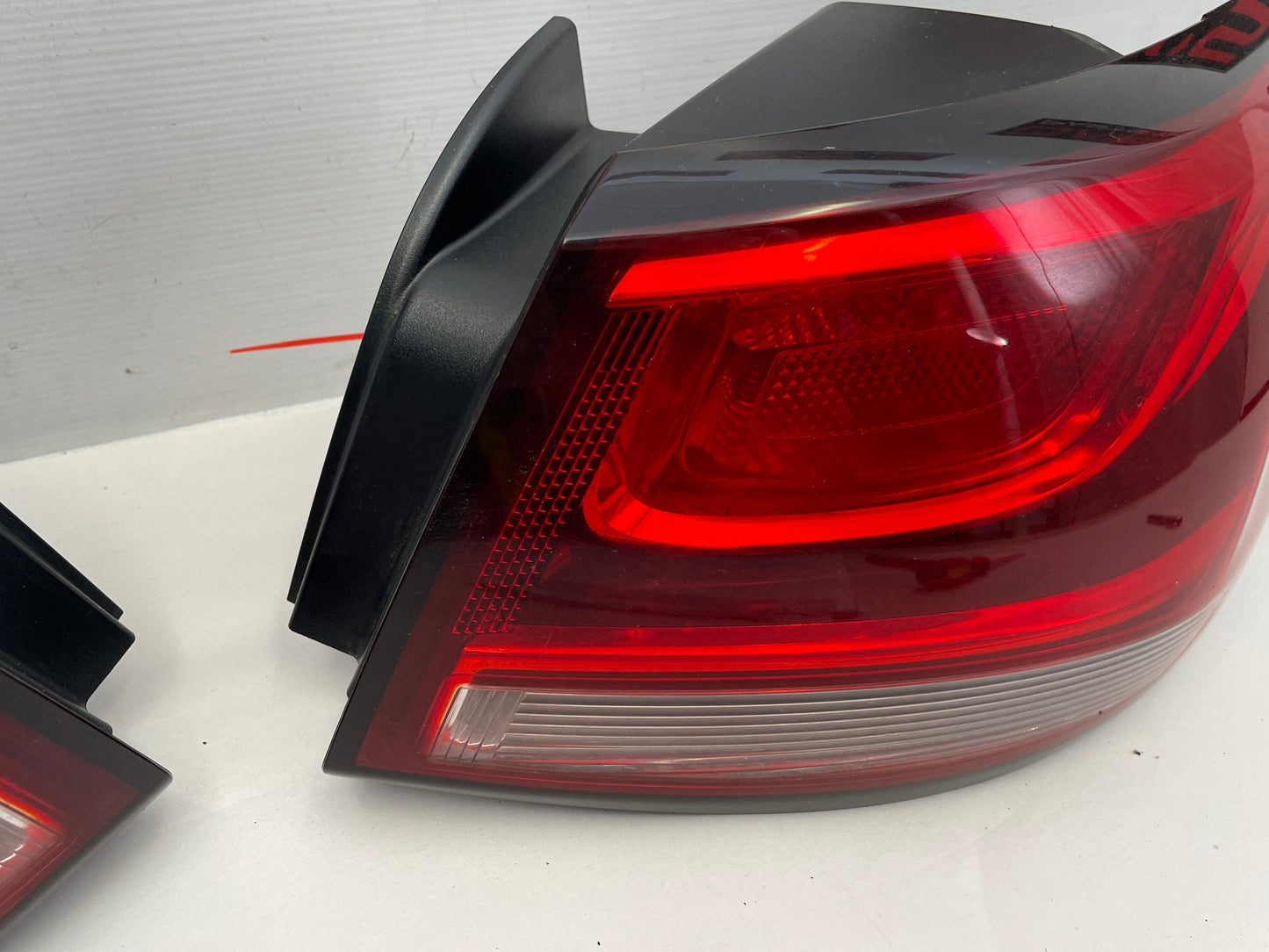 2017 Chevrolet SS Sedan RH & LH Tail Light Taillight Lamp OEM - Day's Parts Yard