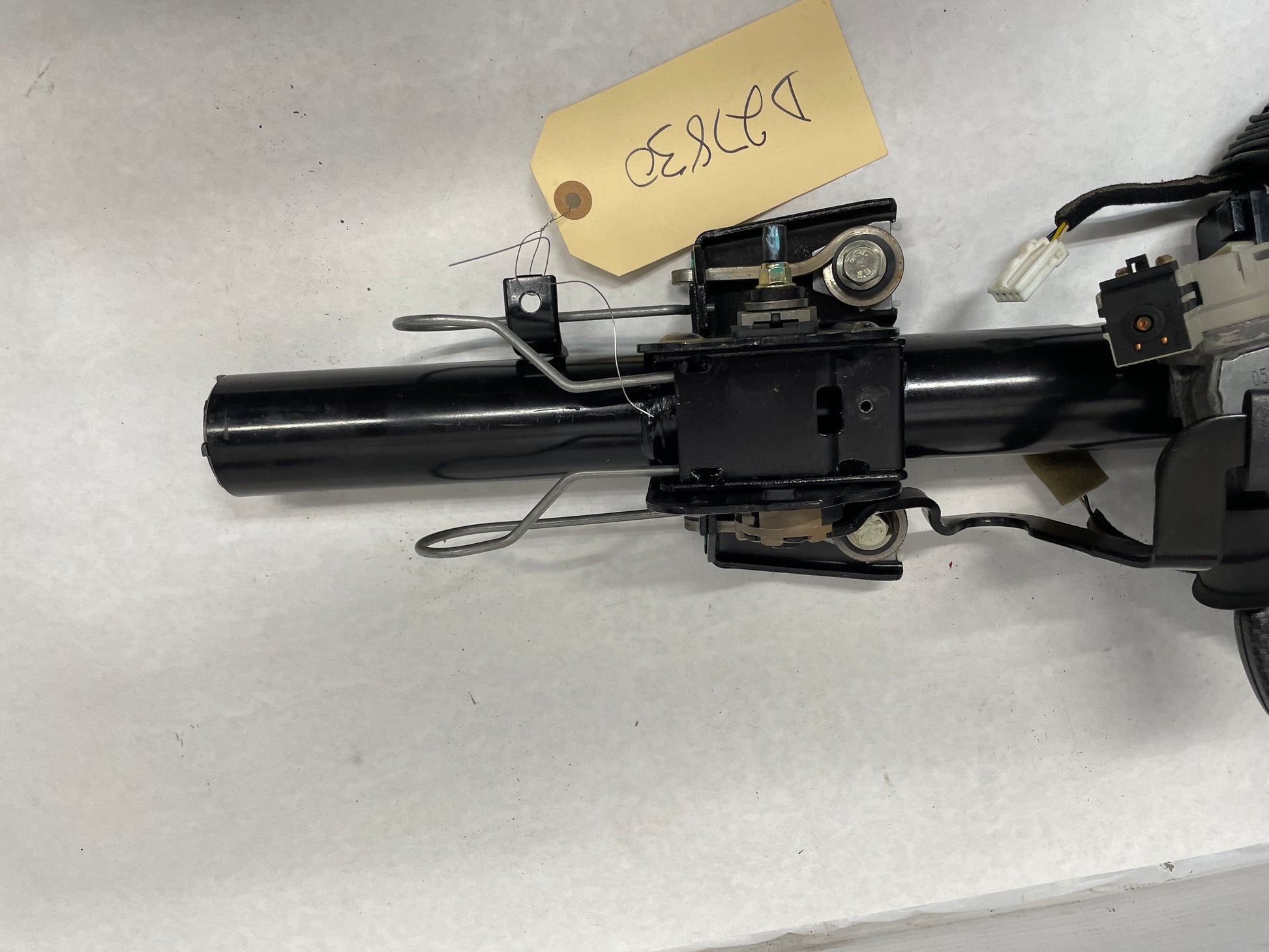 2006 Pontiac GTO Steering Column w/ Key OEM - Day's Parts Yard