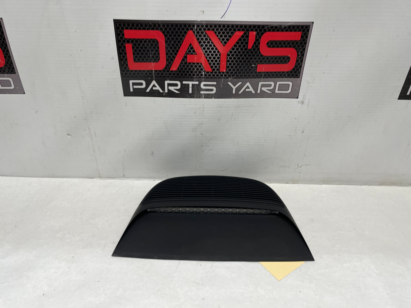 2006 Pontiac GTO 3rd Third Brake Taillight Light Lamp High Mount OEM - Day's Parts Yard