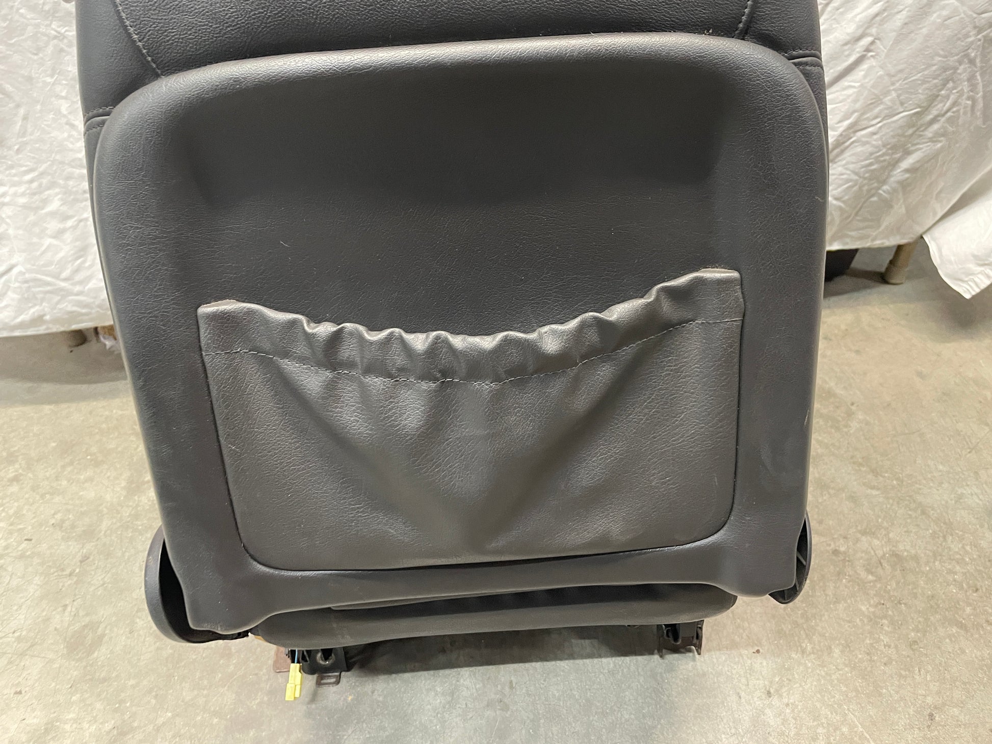 2005 Pontiac GTO LH Driver Front Seat OEM - Day's Parts Yard