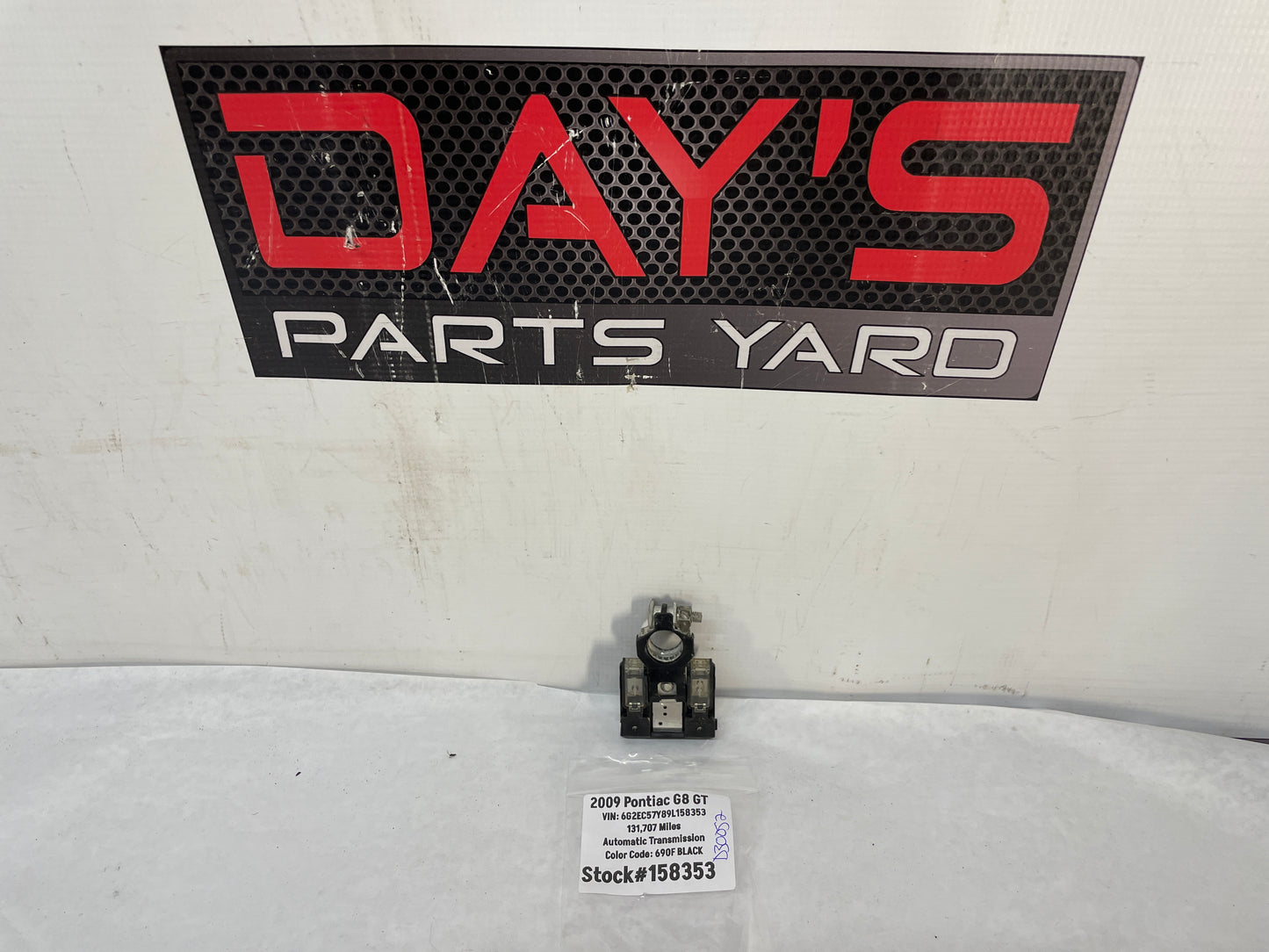 2009 Pontiac G8 GT Positive Battery Terminal Fuse Relay OEM