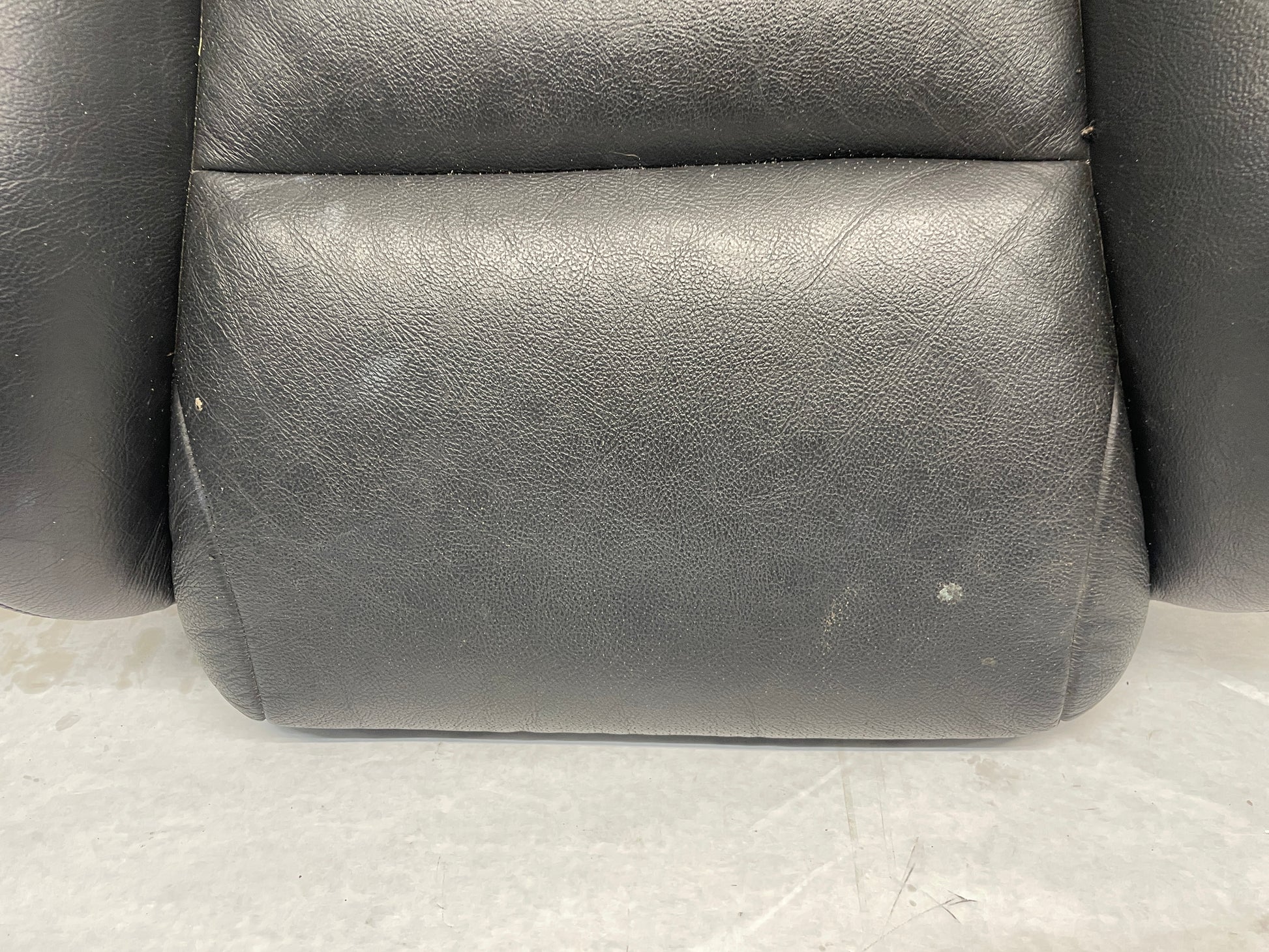 2005 Pontiac GTO Seats Rears Only OEM - Day's Parts Yard